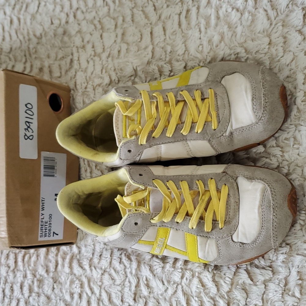 Diesel Surefly Gym Shoes;Men's 7; White, Yellow and Grey